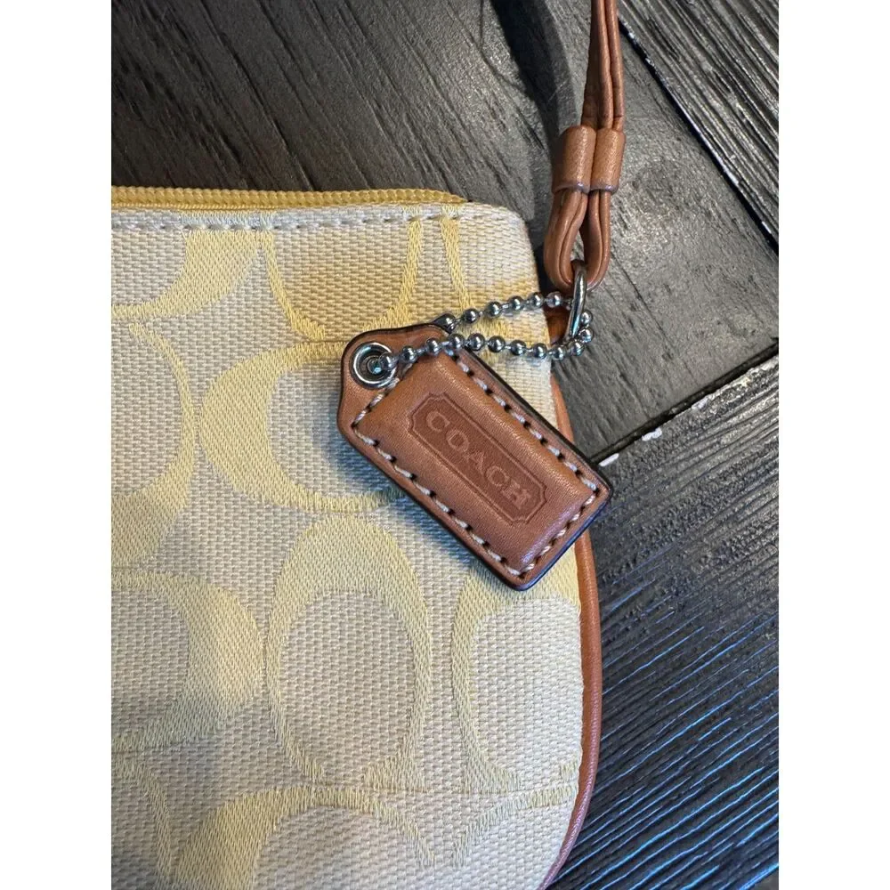 Coach Optic Yellow y2k yellow signature C wristlet vintage Coach bag - Picture 3 of 6
